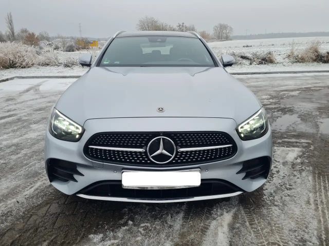 Mercedes-Benz E 300 4MATIC AMG Line E 300 d
