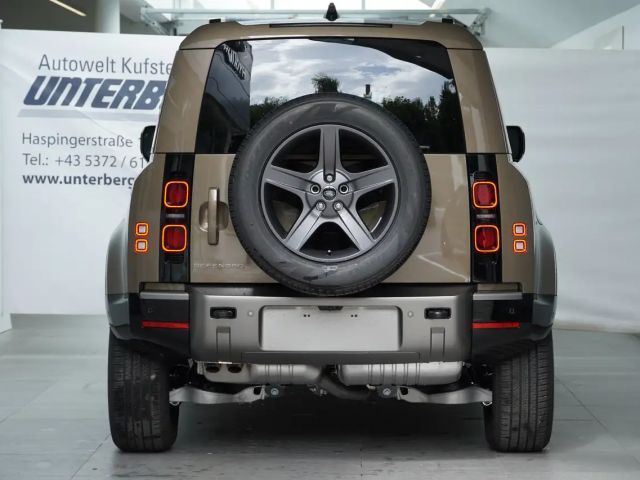 Land Rover Defender 3.0 Dynamic SE