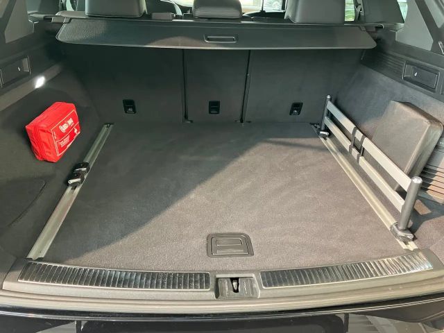 Volkswagen Touareg 4Motion R-Line