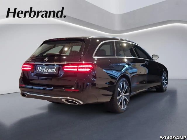 Mercedes-Benz E 300 AVANTGARDE Estate