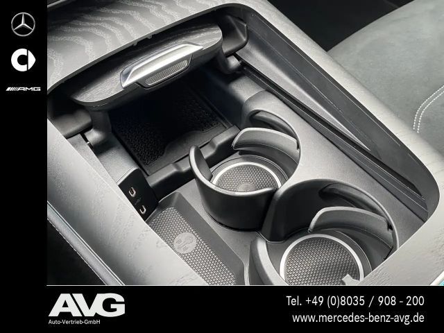 Mercedes-Benz E 200 AMG Line Sedan