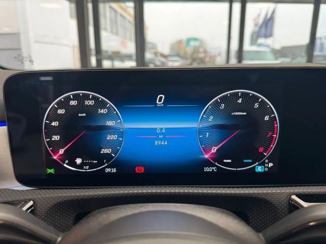 Mercedes-Benz A 180 AMG Line