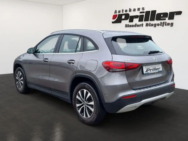 Mercedes-Benz GLA 250 Style