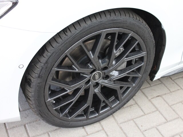 Audi A6 Avant Quattro S-Tronic