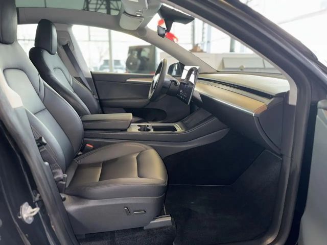 Tesla Model Y AWD Dual Motor Performance