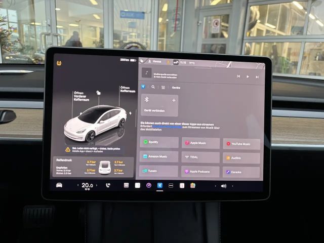 Tesla Model 3 RWD