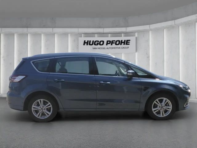 Ford S-Max Titanium