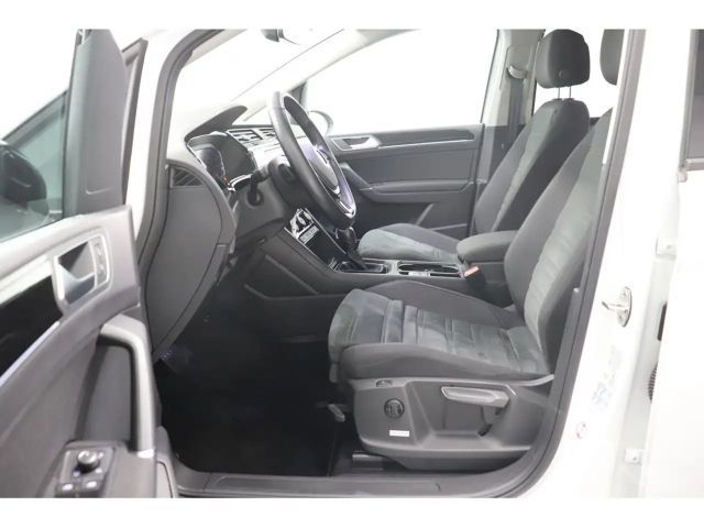 Volkswagen Touran 1.5 TSI Highline R-Line