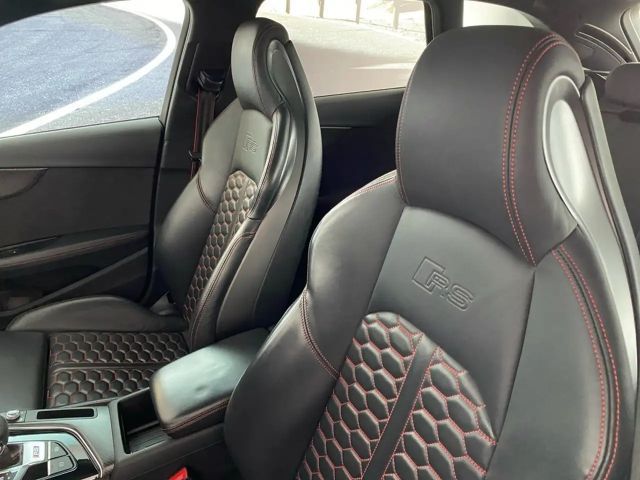 Audi RS4 Avant Quattro