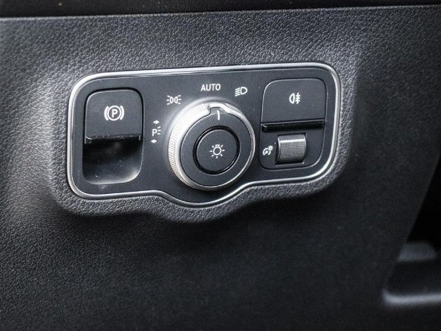 Mercedes-Benz GLB 180 