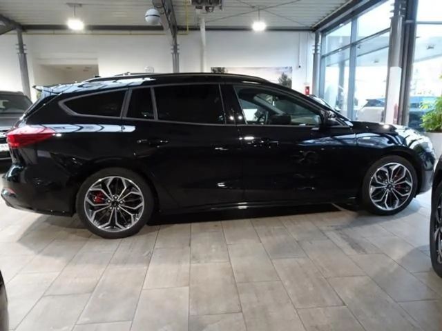 Ford Focus ST Line Wagon