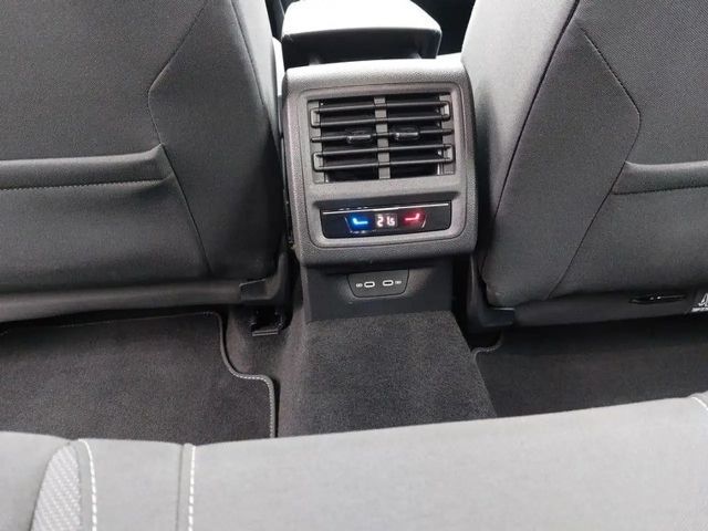 Volkswagen Golf DSG Golf VIII Style Variant