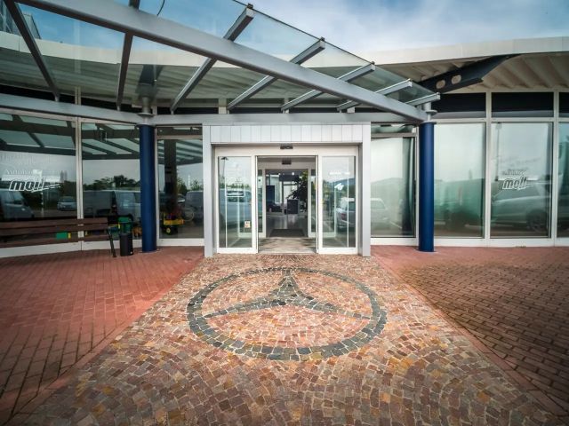 Mercedes-Benz T 180 T 180,NAVI,KAMERA,LED,SPUR,NP:43.790,-EURO