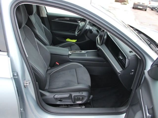 Volkswagen Passat 1.5 eTSI Business DSG Variant