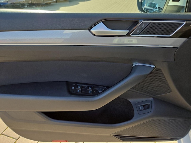 Volkswagen Passat 2.0 TSI Business DSG Variant