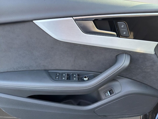 Audi A4 40 TFSI Avant Quattro S-Line S-Tronic