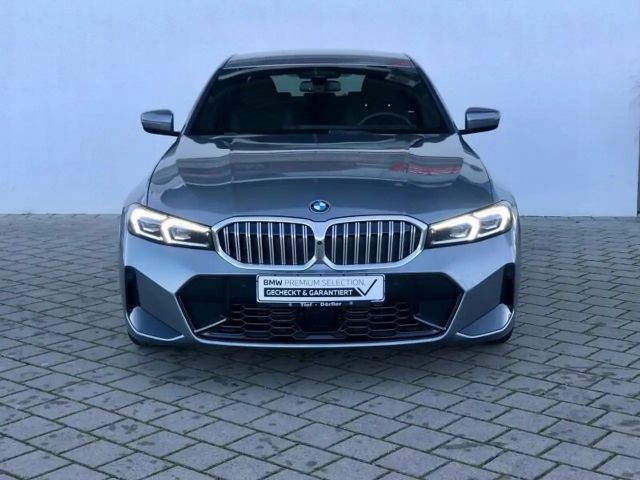 BMW 320 320i M-Sport Sedan