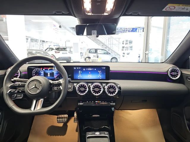 Mercedes-Benz CLA 200 AMG Line Coupé