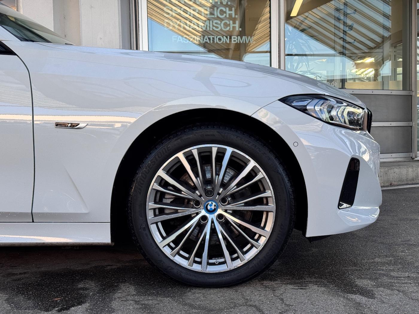 BMW 330 330e Touring xDrive