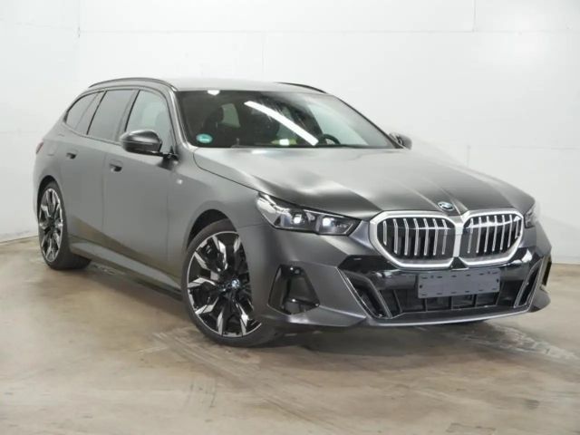 BMW 540 540XDRIVE - FROZEN GREY - MEGA
