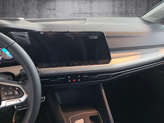 Volkswagen Golf Life Variant