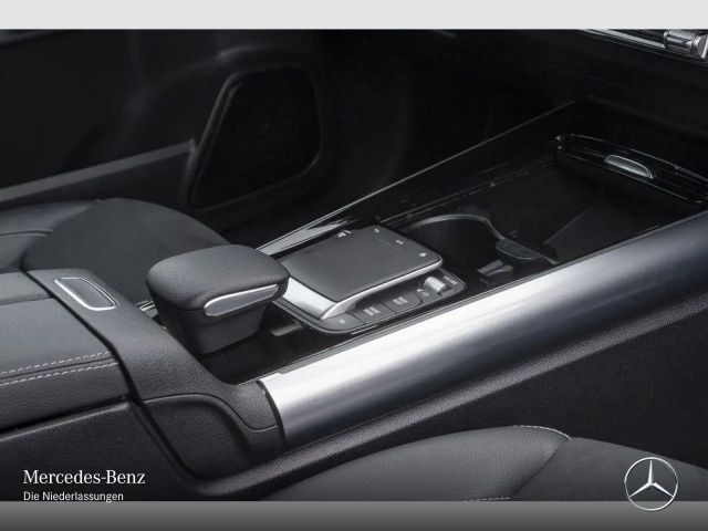 Mercedes-Benz B 180 AMG Line Sedan