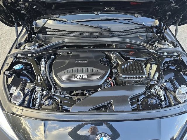 BMW 120 120d Sedan xDrive