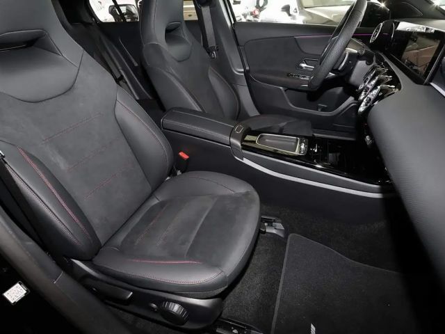 Mercedes-Benz A 200 AMG Line