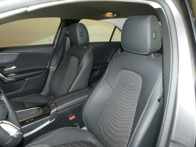 Mercedes-Benz A 200 Progressive