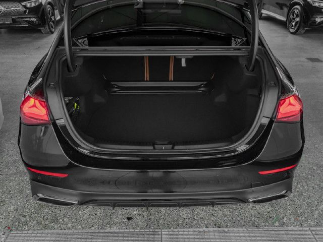 Mercedes-Benz E 200 Sedan