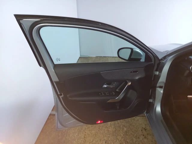 Mercedes-Benz A 180 Progressive