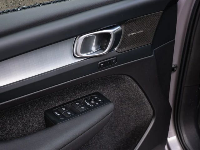 Volvo XC40 Dark Plus