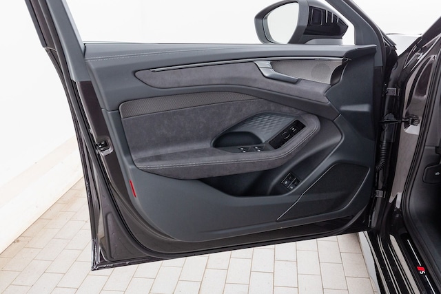 Audi A6 e-tron Quattro