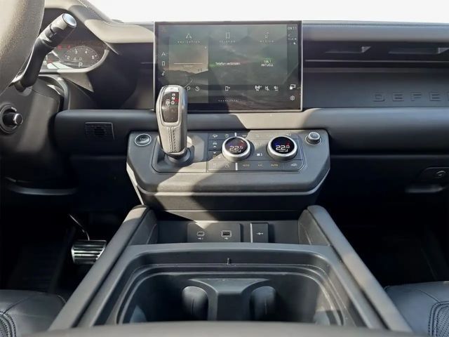 Land Rover Defender 110