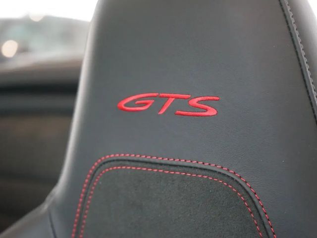 Porsche 992 Cabrio Carrera GTS