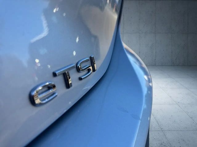 Volkswagen Golf 1.5 eTSI DSG Life Variant