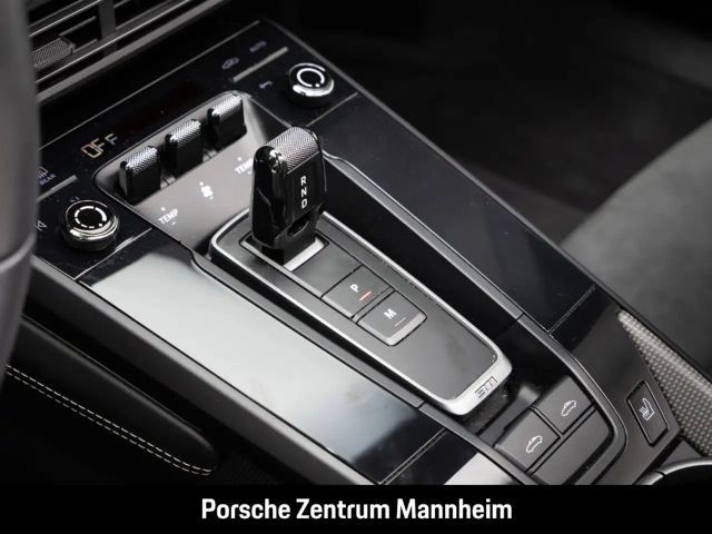 Porsche 992 4 Coupé GTS Targa