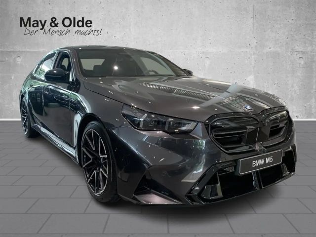 BMW M5 Sedan