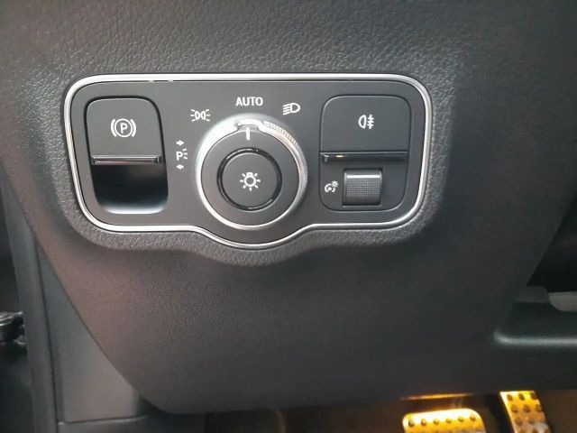 Mercedes-Benz GLB 200 AMG Line