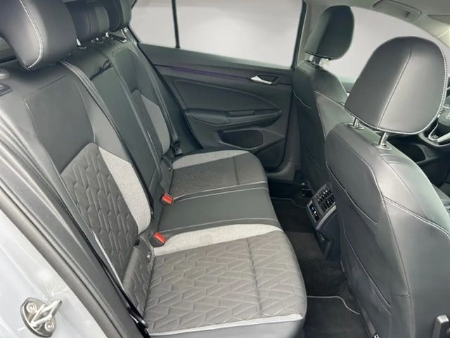 Volkswagen Golf 1.5 eTSI DSG Golf VIII