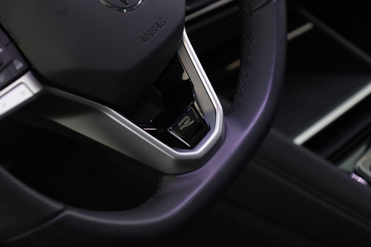 Volkswagen Tiguan 2.0 TSI DSG IQ.Drive R-Line