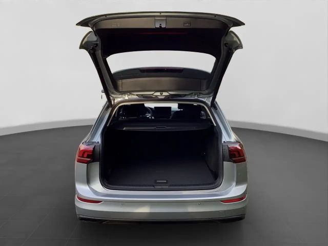 Volkswagen Golf 1.5 TSI DSG Life Variant