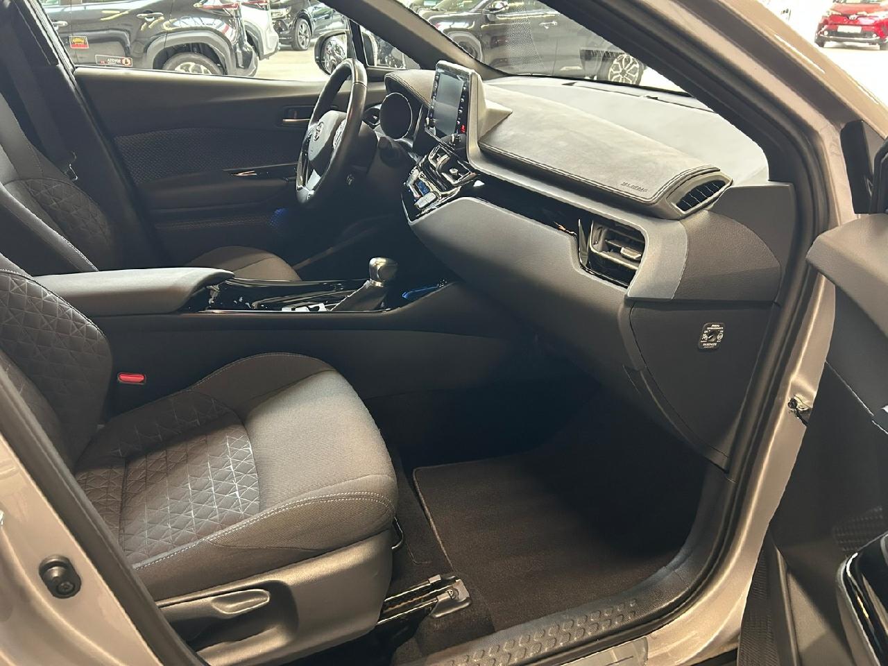 Toyota C-HR 5-deurs Plus