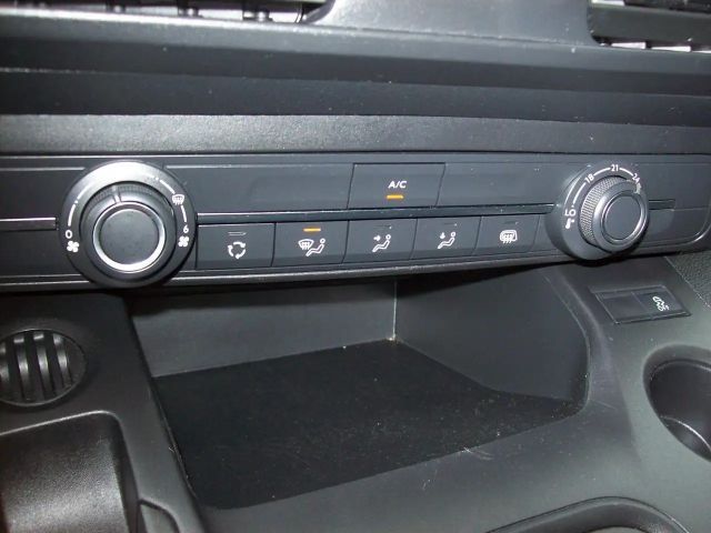 Opel Combo E 1.2 Cargo XL Holzboden Anhängerkupplung