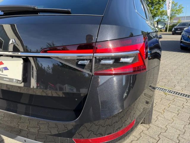 Skoda Superb 2.0 TDI Combi Style Style