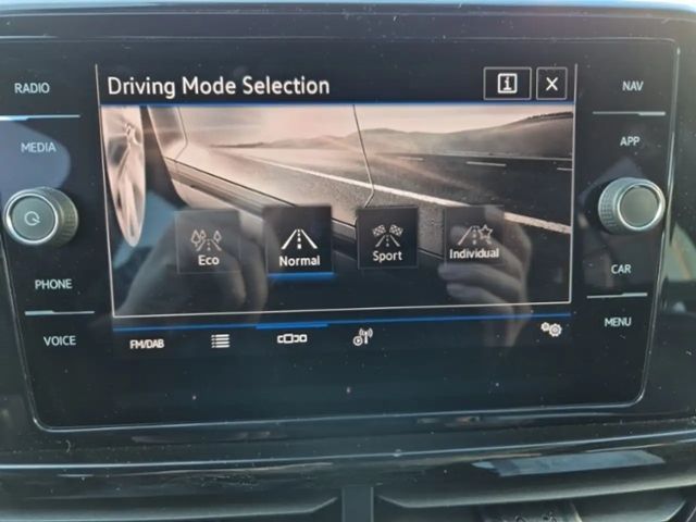 Volkswagen T-Roc 2.0 TDI DSG IQ.Drive R-Line