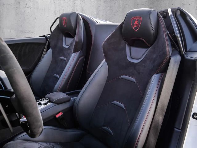 Lamborghini Huracan EVO RWD Spyder