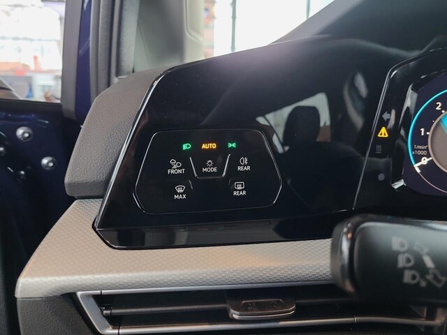 Volkswagen Golf Life Variant