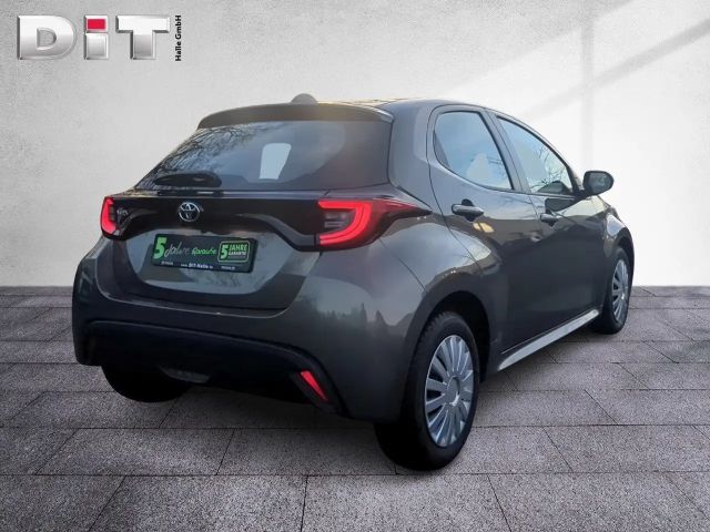 Toyota Yaris Hatchback Team D