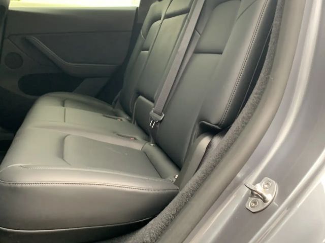 Tesla Model Y AWD Long Range